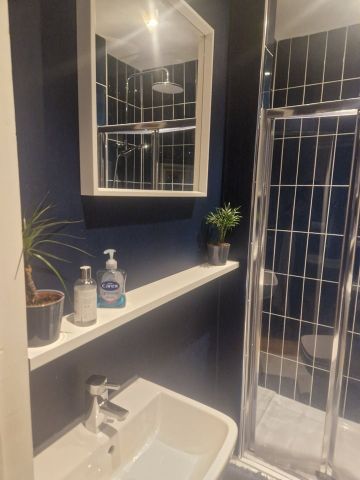 Room in a Shared House, Zermatt Road, CR7 - Photo 3