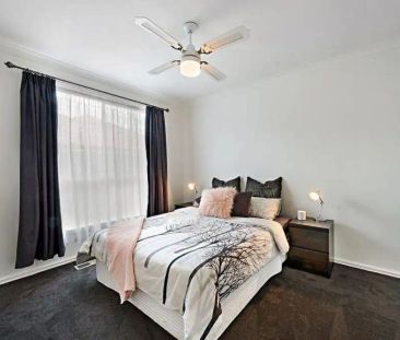 2/12 Bedford Street, Reservoir VIC 3073 - Photo 3