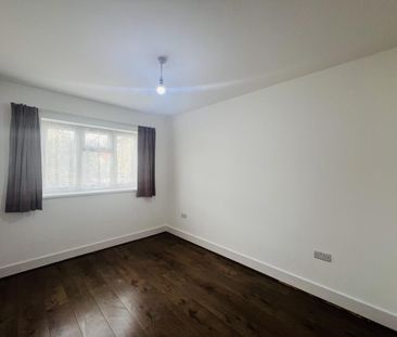 3 bedroom flat to rent - Photo 6