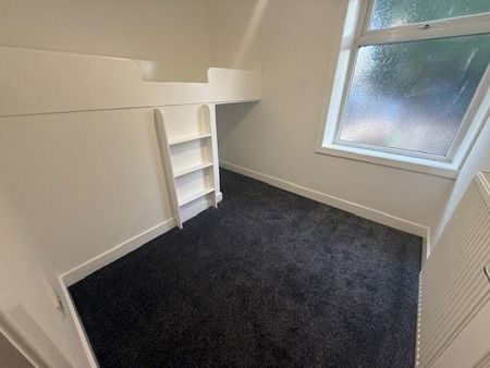 3 bedroom terraced house to rent - Photo 4