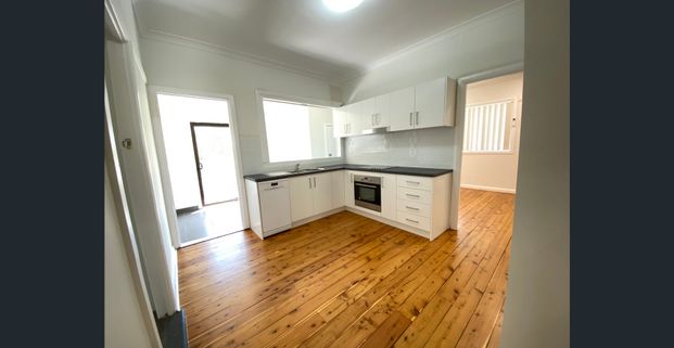 Walking distance to shops - Photo 1