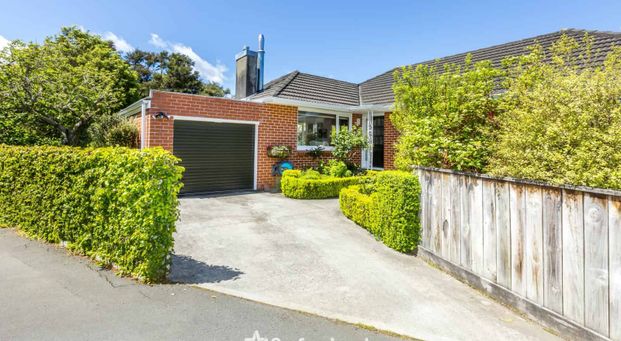 37 Sunbrae Drive, Silverstream - Photo 1