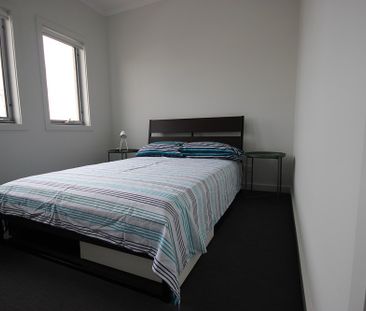 6-bedroom shared house / townhouse, Fifth Street - Photo 2