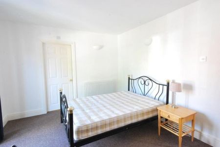 2 Bed - Grosvenor Place, Jesmond - Photo 3