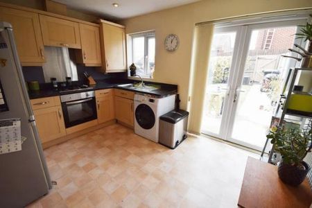 4 bedroom terraced house to rent - Photo 4