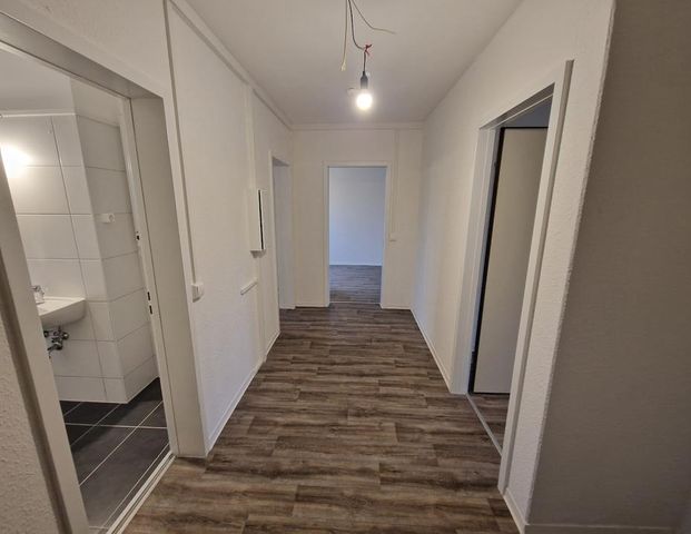 Ab 27.01. wartet diese fantastische 2-Zimmer-Wohnung mit Balkon in Siemensstadt! - Photo 1