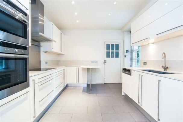 4 Bedroom Flat To Let - Photo 1