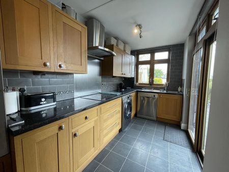 4 bedroom terraced house to rent - Photo 5