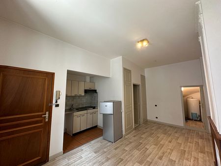 Location Appartement 1 pièce 24m² - Photo 5