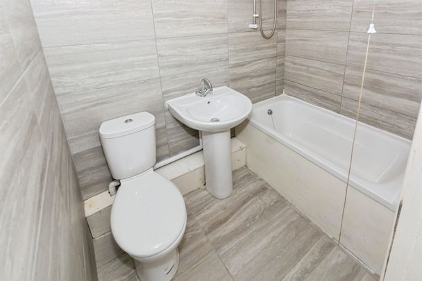 St. Matthews Road, SMETHWICK - Photo 1