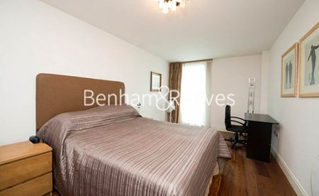 1 Bedroom flat to rent in Winchester Road, Hampstead, NW3 - Photo 2