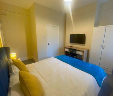 1 bedroom in a house share to rent - Photo 4