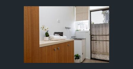 Light-Filled Three-Bedroom Villa in Private Inner-East Setting - Photo 5