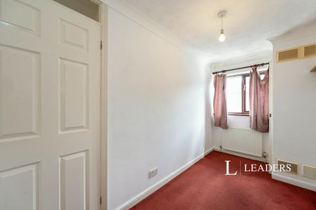 3 bedroom terraced house to rent - Photo 2