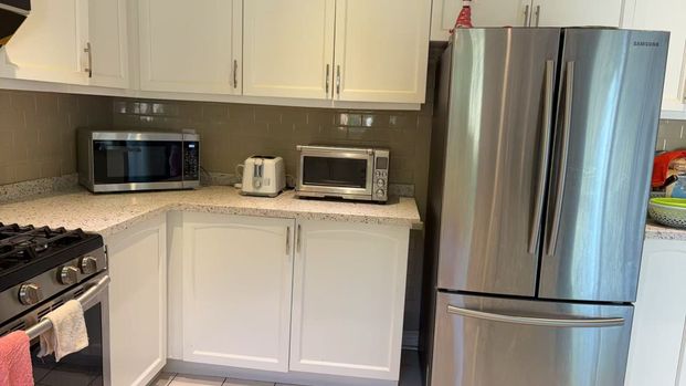 For Lease - 3153 Colonial Drive Unit# Bedroom C with Ensuite, Mississauga, Ontario - Photo 1