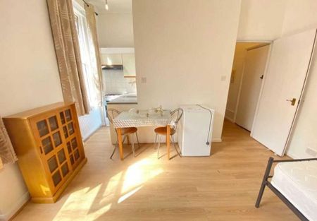 Studio to rent - Photo 3