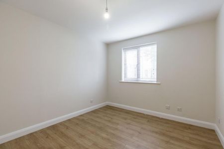 2 bedroom ground floor flat to rent - Photo 3