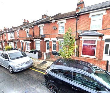 3 bedroom terraced house to rent - Photo 3