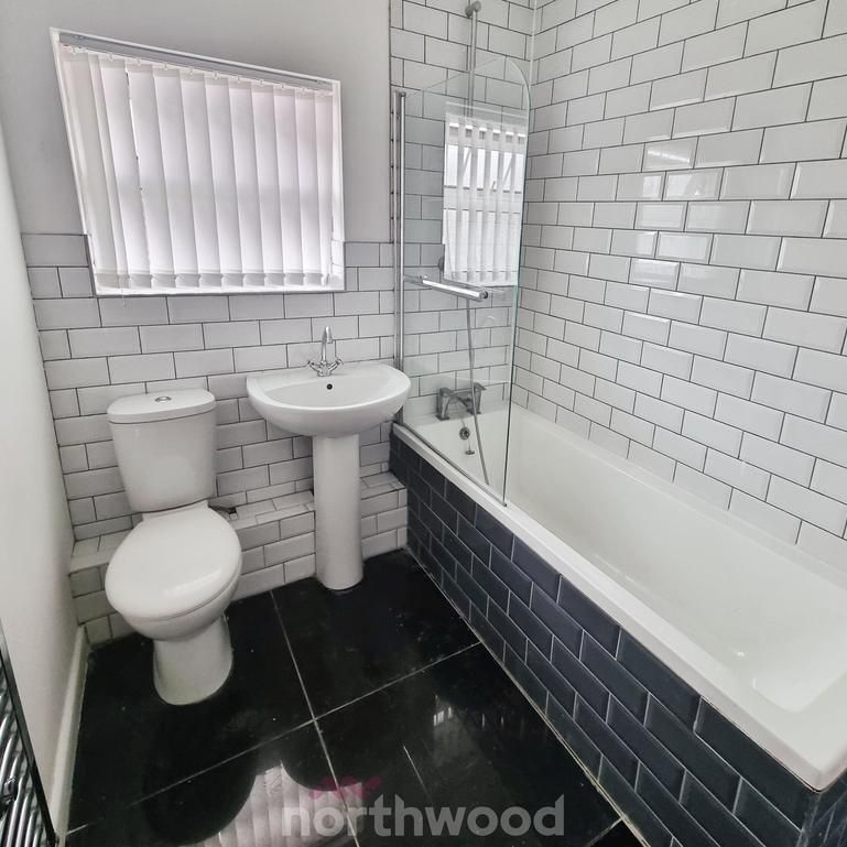 3 bedroom terraced house to rent - Photo 1