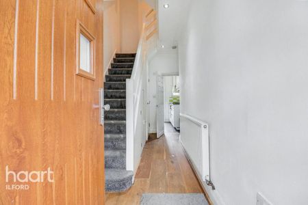 4 bedroom terraced house to rent - Photo 2