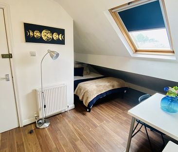 Fantastic 5 double Bedroom student house just off Ecclesall Road - Photo 4