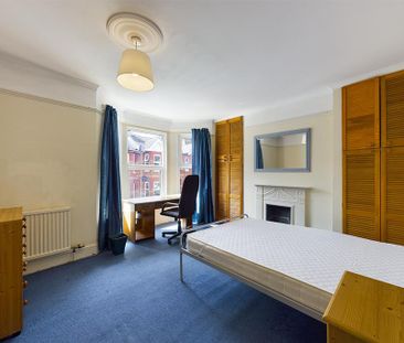 3 bedroom private hall to rent - Photo 4