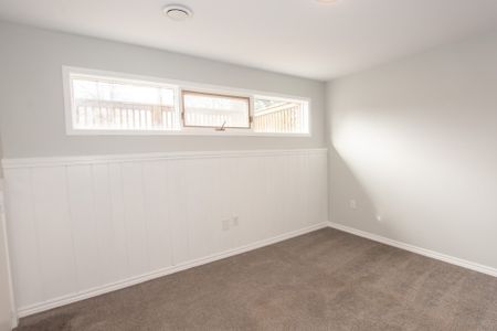 **STUNNING** 2 Bedroom Unit in Welland!! - Photo 4