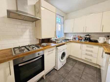 3 bedroom terraced house to rent - Photo 5