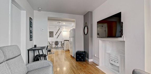 1ER DEC - Superbe 3 1/2 - meublé - tout compris - en plein ♥ du Vieux-Queébec - Photo 2