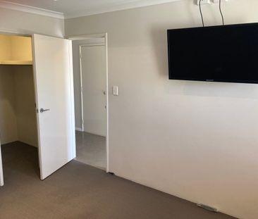 Low maintenance 3x2 family home - Photo 3