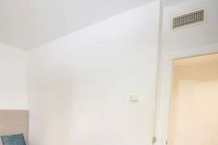 2 bedroom luxury Apartment for rent in Benahavís, Spain - Photo 2