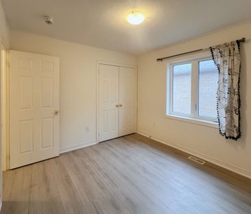 For Lease - 37 Kavanagh Avenue, East Gwillimbury, Ontario - Photo 4