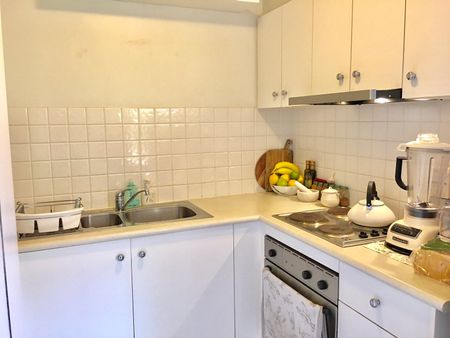 1/10 Violet Street, Essendon VIC 3040 - Photo 4