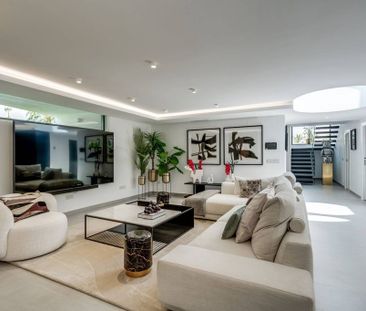 4 bedroom luxury Villa for rent in Estepona, Spain - Photo 6