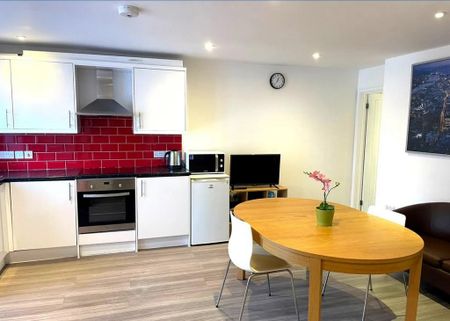 2 bedroom flat to rent - Photo 3