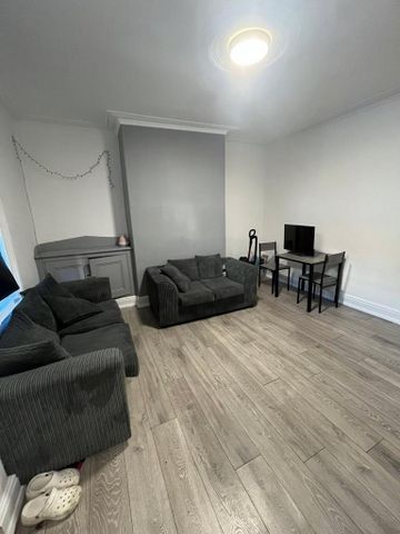 2 bedroom house to rent - Photo 3