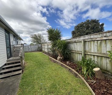 Secure and sunny Lockwood home - Photo 1