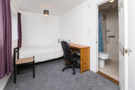 5 Bed Detached House, Burgess Rd, SO16 - Photo 3