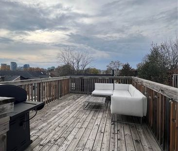 For Lease - 244 Bathurst Street, Toronto, Ontario - Photo 3