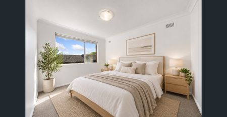 Top Floor Retreat with Double Lock Up Garage and Storage - Photo 4
