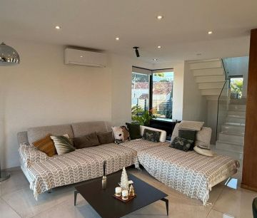 Maison • Saint Loup-Fardeloup - Photo 1