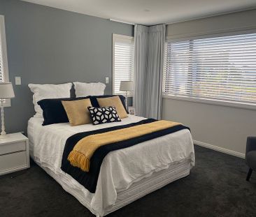 Spacious 5BR Hobsonville Haven - Photo 1