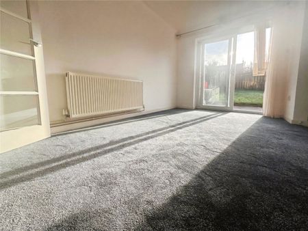 Glaisdale Gardens, Wolverhampton, West Midlands, WV6 - Photo 2