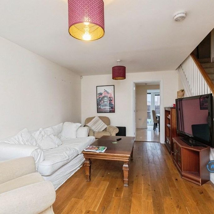 4 bedroom detached house to rent - Photo 1