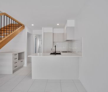 Brand New Modern Townhouse in Family Friendly Area! - Photo 3