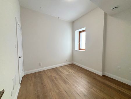 For Lease - 6 Caithness Street Unit# 5, Haldimand, Ontario - Photo 3