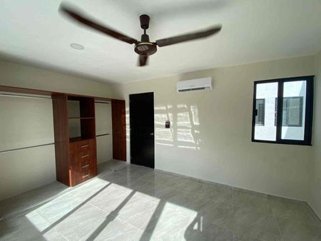 Nuevo Townhouse de 2 recámaras, con piscina, a pocas cuadras de Av. Prolongación Montejo. - Photo 3
