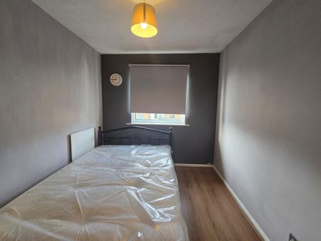 Thurlow Close, London E4 - Photo 2