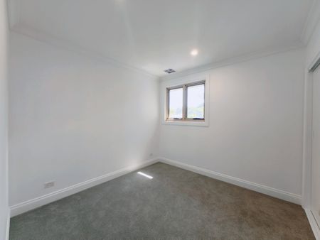 16 Loma Linda Grove, Balwyn North VIC 3104 - House For Rent | Domain - Photo 2