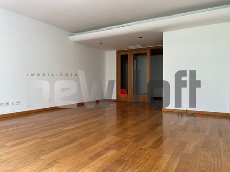 2 bedroom luxury Flat for rent in Avenidas Novas (Sao Sebastiao da Pedreira), Lisbon - Photo 4